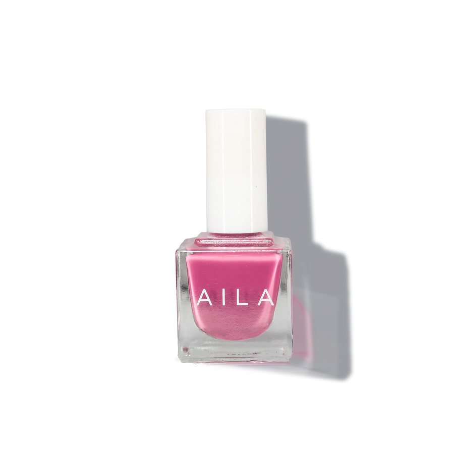 the bend and snap AILA nail lacquer bottle